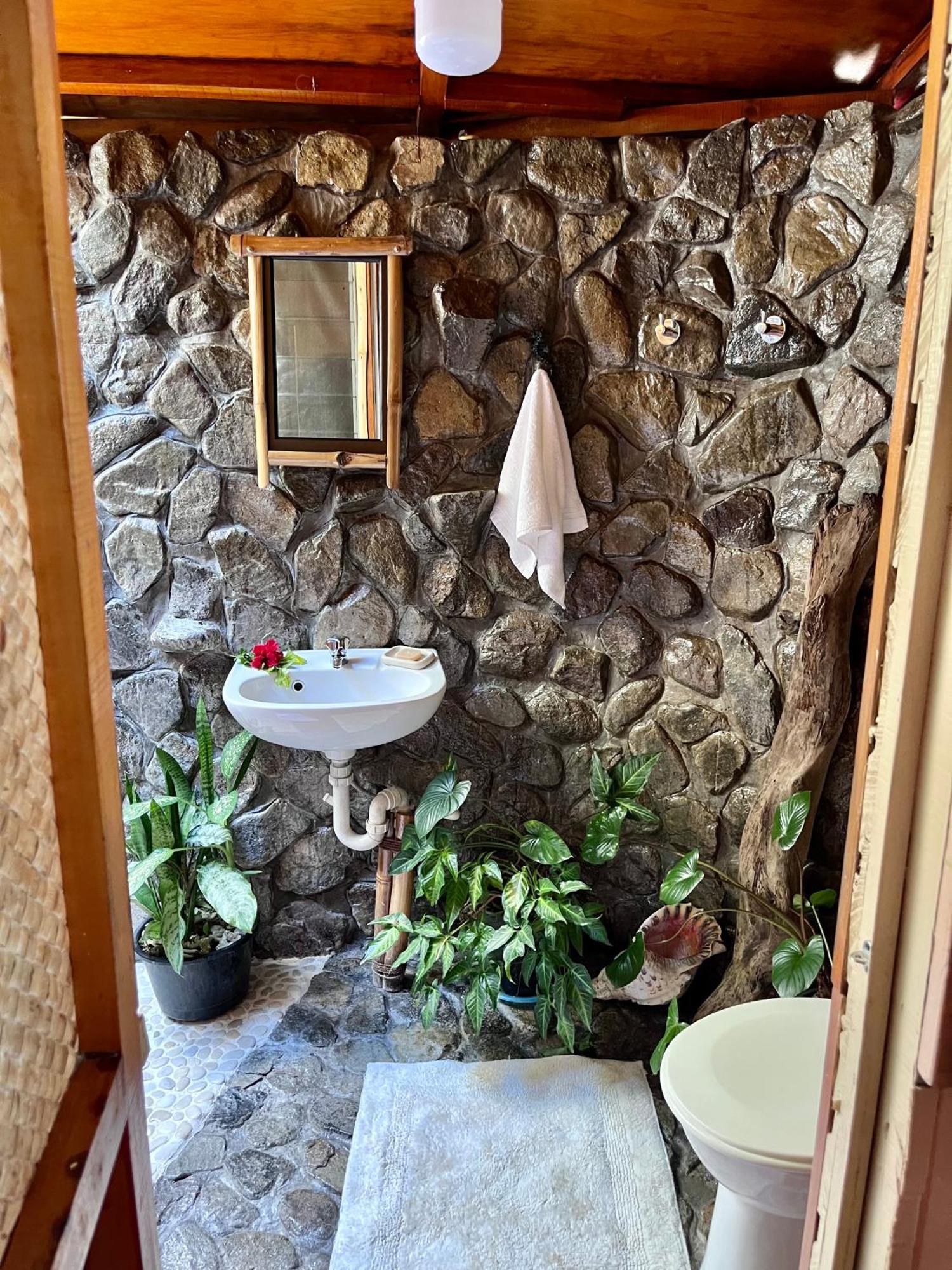 Naveria Heights Lodge Savusavu Bagian luar foto