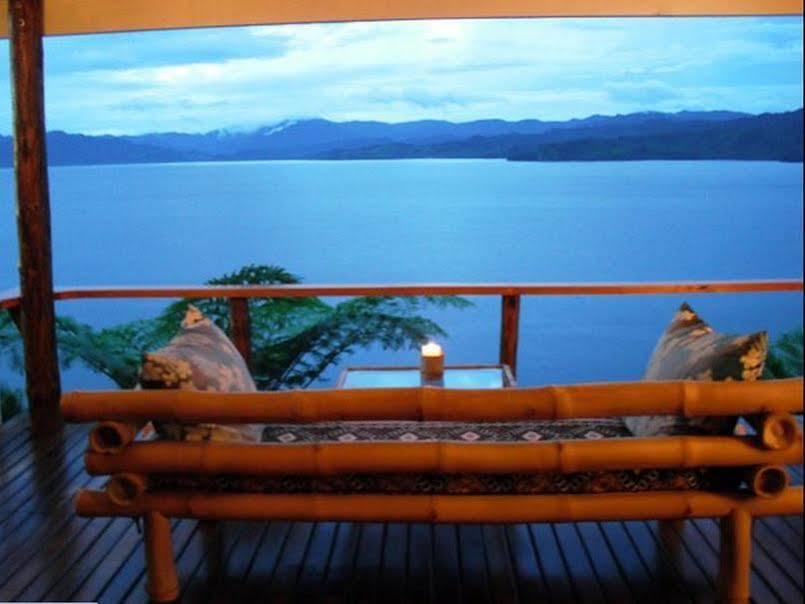 Naveria Heights Lodge Savusavu Bagian luar foto