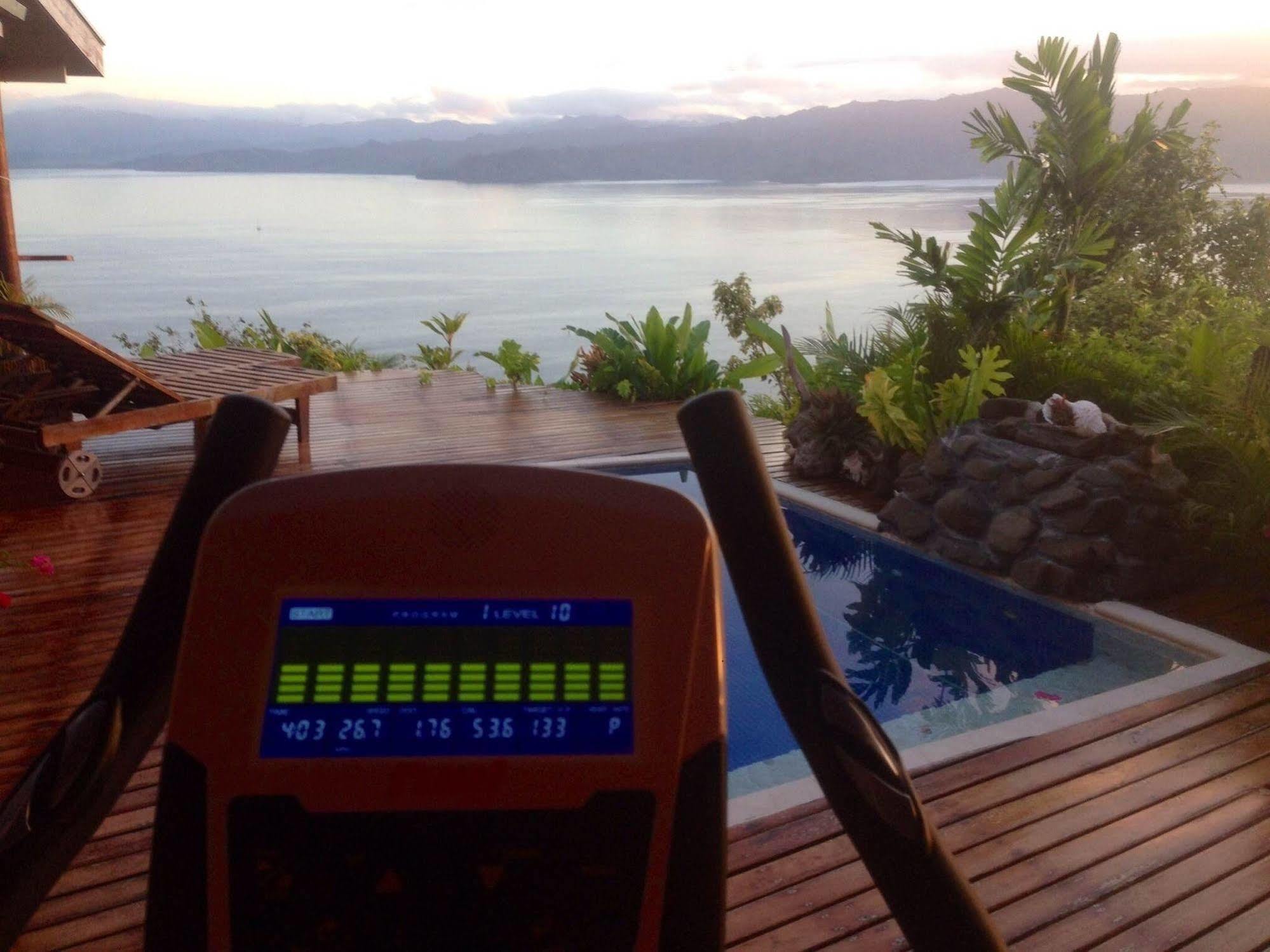Naveria Heights Lodge Savusavu Bagian luar foto